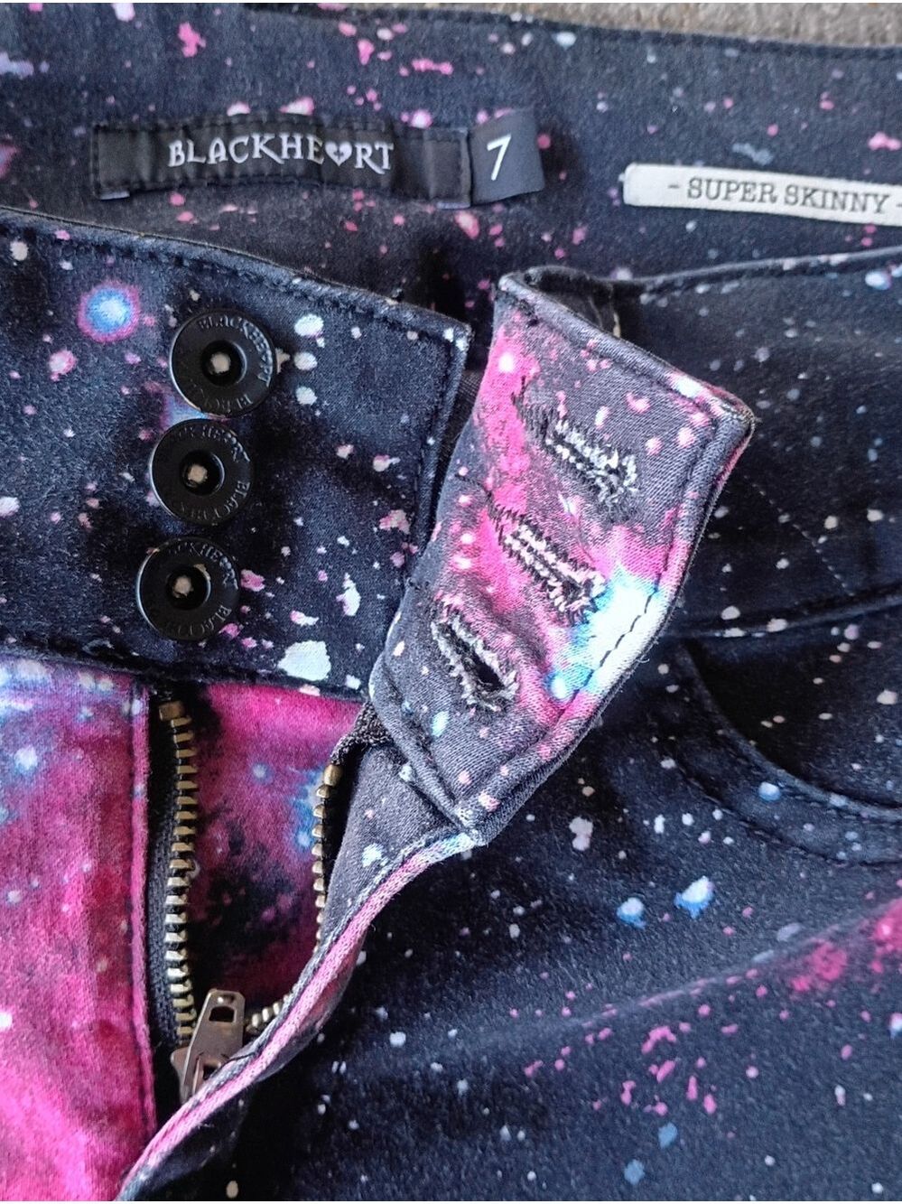 2/$10 Hot Topic Blackheart Galaxy Print Pink & Black Skinny Jeans Size 7 - Picture 5 of 8